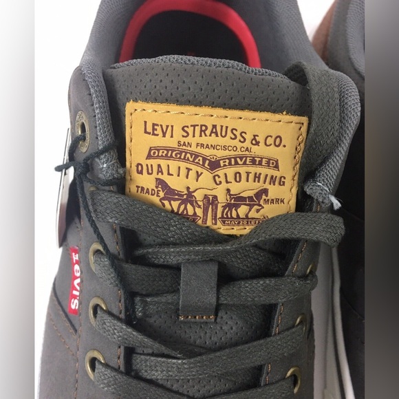 LEVIS Strauss- comfort men’s shoes size 9 worn lightly., no box included - Picture 9 of 10